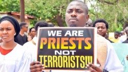 Un monento della protesta pacifica dei sacerdoti cattolici in Nigeria