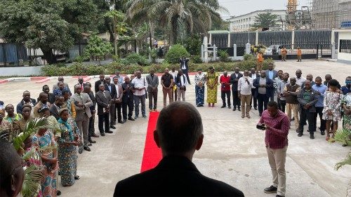 Parolin en Kinshasa: "Trabajar por la paz en el país y por el bien de la población"