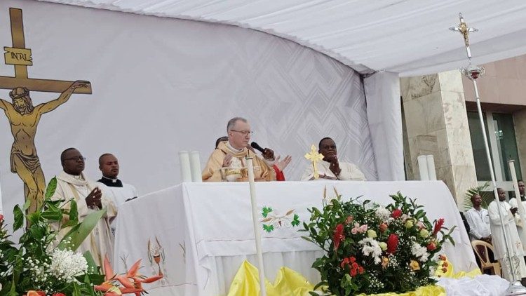 Un momento de la misa en Kinshasa