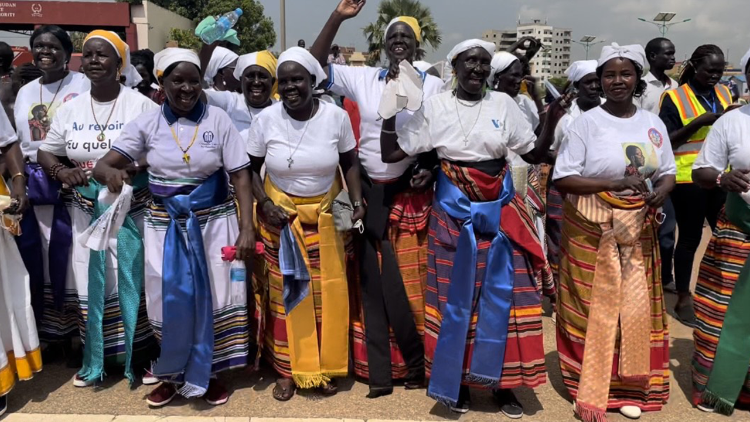 Ngoma za utamaduni kumkaribisha Katibu wa Vatican Juba Sudan Kusini