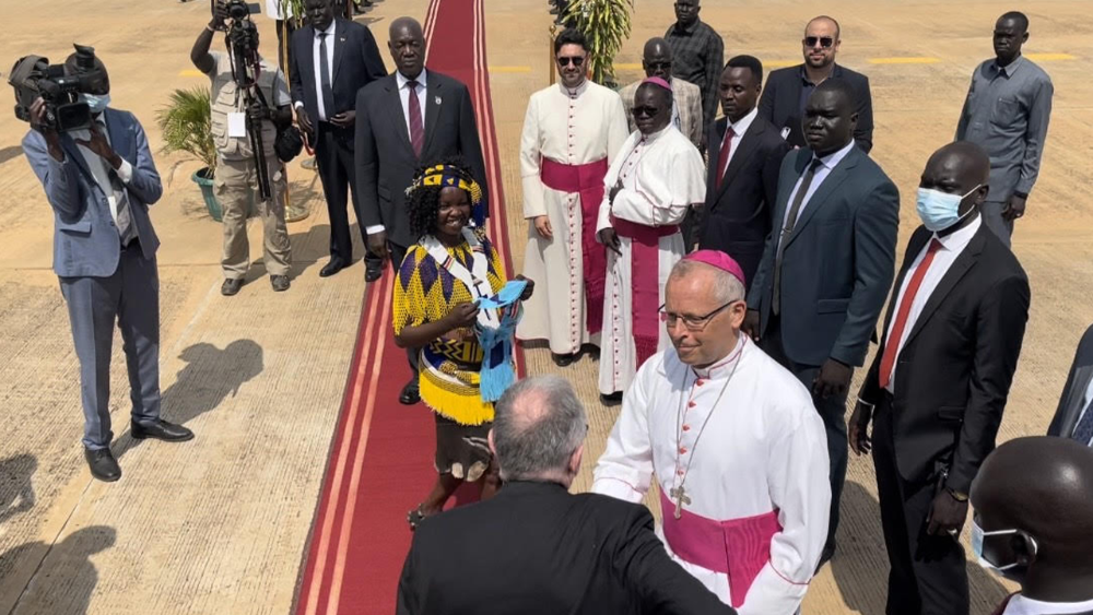 Z privítania kardinála Parolina v Južnom Sudáne