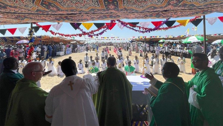 ĐHY Parolin cử hành Thánh lễ tại trại tị nạn Bentiu