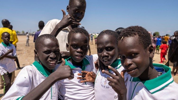 Niños del campo de refugiados de Bentiu en Sudán del Sur