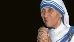 Santa Madre Teresa di Calcutta in preghiera