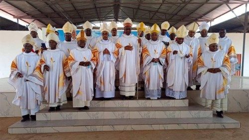 Bispos da Conferência Episcopal de Angola e São Tomé (CEAST), ao fim da fase nacional do Sínodo