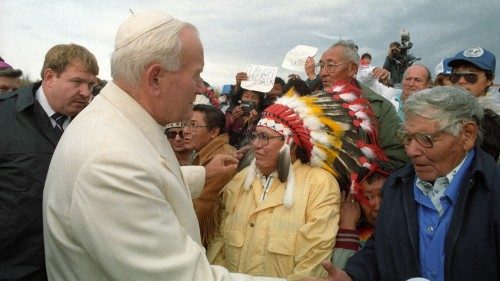 Juan Pablo II en Canadá, un viaje "para proclamar la dignidad" de los pueblos indígenas