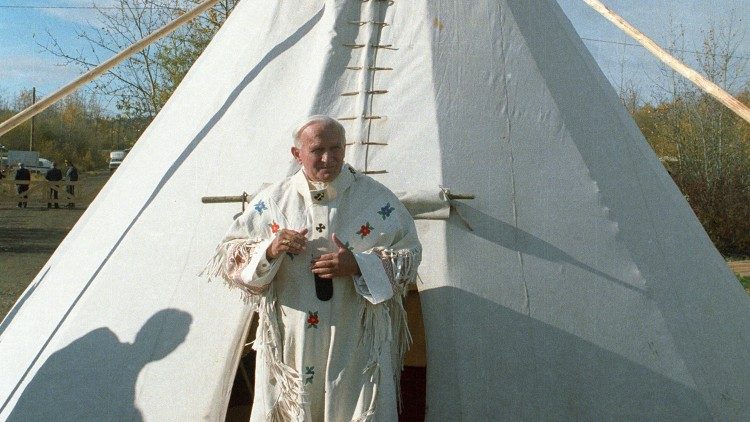 Pope John Paul II at Fort Simpson, Canada, 20 September 1987