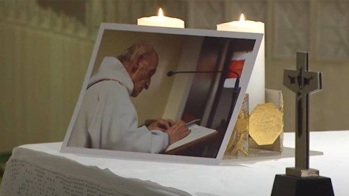 Il Papa: padre Hamel, luce contro la violenza blasfema in nome di Dio