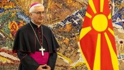 Nuntius in Nordmazedonien, Erzbischof Luciano Suriani. Er vertrat den Heiligen Stuhl bei der OSZE-Konferenz in Skopje