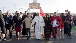 O Papa Francisco ficou feliz com as iniciativas dos jovens em defesa dos pobres e do ambiente