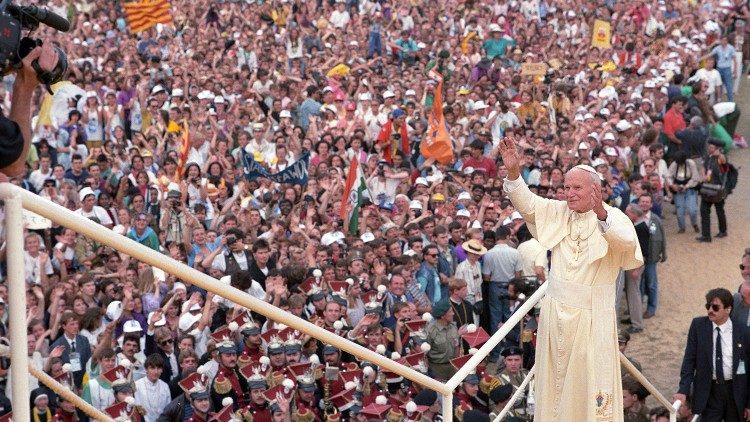 Johannes Paul II. 1991 bei einem WJT in Polen