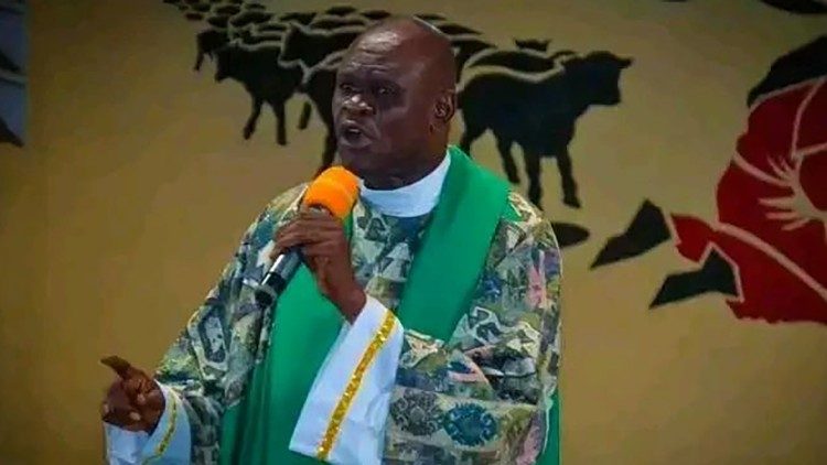 L'abbé Godefroid Pembele, prêtre du diocèse de Kikwit (RD Congo), curé de Saint Murumba, décédé le dimanche 7 août 2022, après l'attaque de sa paroisse par des hommes armés
