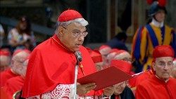 O cardeal Marcello Semeraro apresenta ao Papa o perfil dos novos Santos