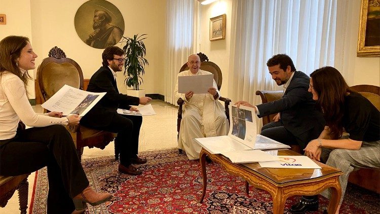Spotkanie papieża Franciszka z przedstawicielami fundacji Vitae Global w grudniu 2021 r.
