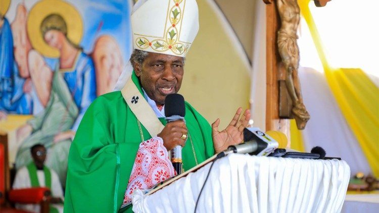 2022.08.30 Arcivescovo dell'archidiocesi di Tabora,Tazania Mons. Paul Ruzuko alla messa dei giovani