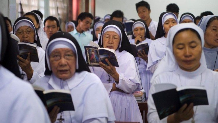 Các nữ tu ở Myanmar