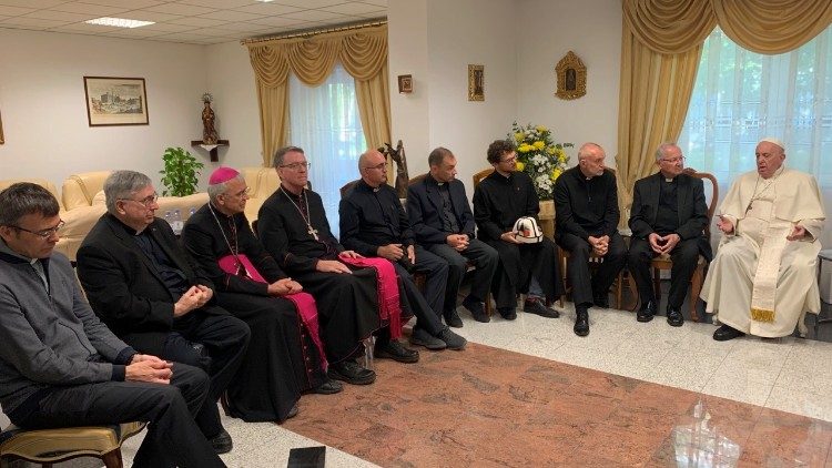 Un momento del encuentro del Papa con los jesuitas en Kazajistán, tomado de la cuenta de Twitter del padre Antonio Spadaro.