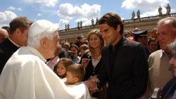 Kard. Filoni: Benedykt XVI był prorokiem i pasterzem ludu Bożego