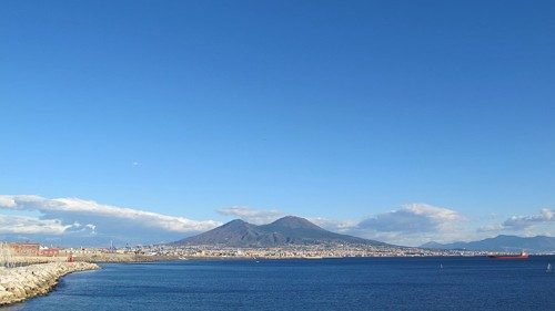  Le Pape au quotidien de Naples: la Méditerranée, matrice culturelle du dialogue