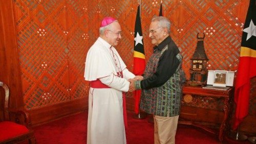 L'arcivescovo Peña Parra e il presidente di Timor Est, il premio Nobel per la pace Ramos Horta