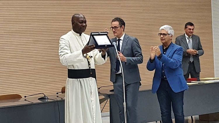 
                    Vatican Radio: 30 years of the KiSwahili Language Service; Fr Richard Mjigwa receives papal award.
                