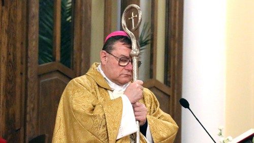 L'arcivescovo Paolo Pezzi
