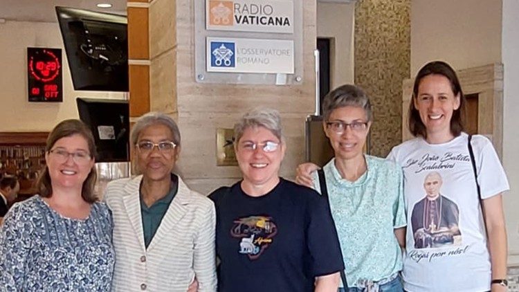Dulce Araujo of Vatican News with some of the Scalabrinian religious women. 