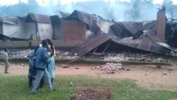 Os danos, após o ataque armado e o incêndio do ADF-Nalu, em Maboya, no Kivu do Norte, no leste da República Democrática do Congo.