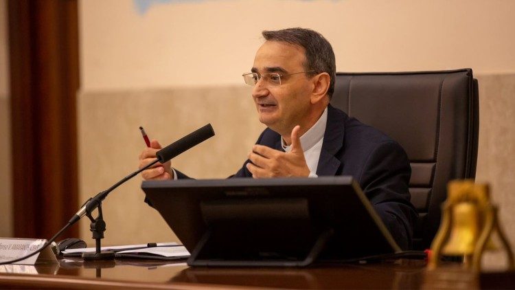 المطران ألفونسو أمارنتي الرئيس الجديد لجامعة اللاتيران الحبرية
