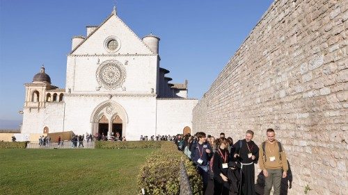 La facciata della Basilica di San Francesco di Assisi