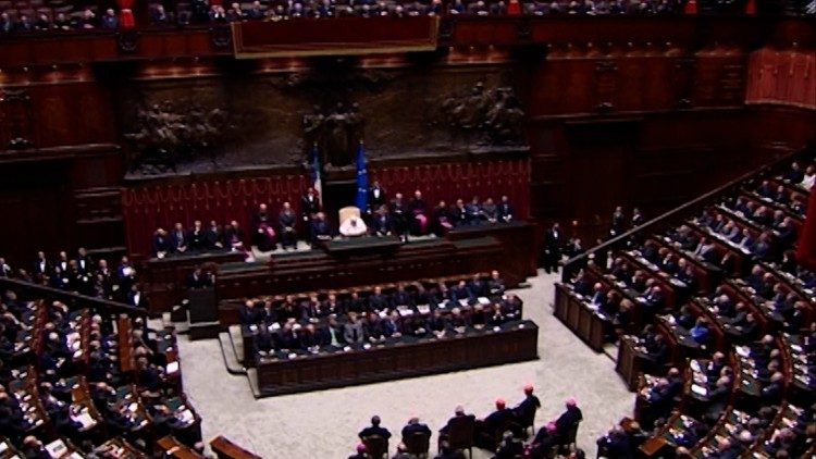 L'emiciclo di Montecitorio durante il discorso di Giovanni Paolo II