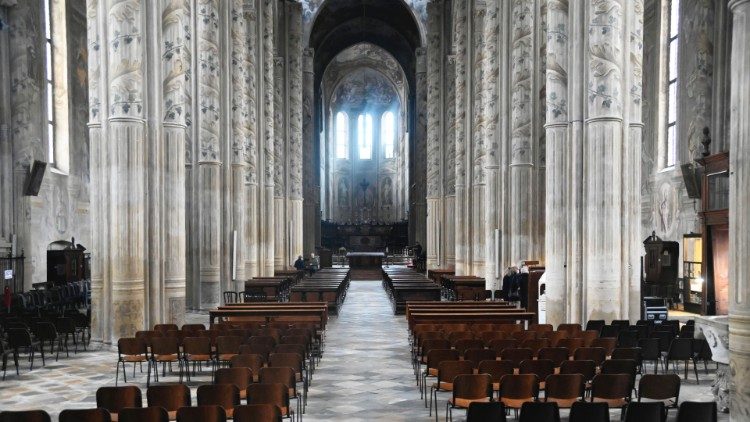 L'interno della cattedrale di Asti