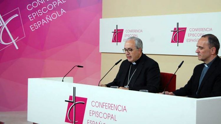 Monseñor Francisco César García Magán, Secretario General de la Conferencia Episcopal Española