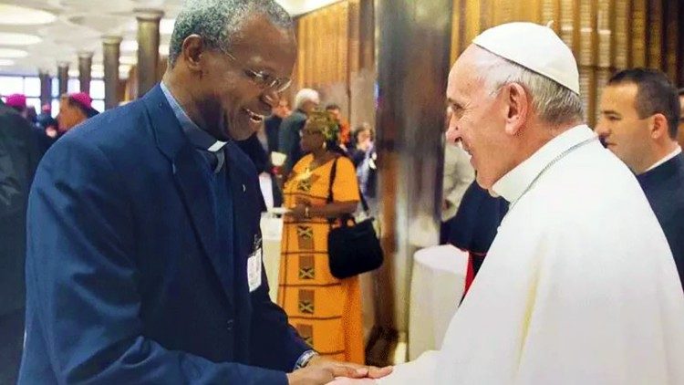 2022.11.29 Le Pape François avec le cardinal Richard Kuuia Baawobr