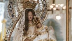 Figurka Matki Bożej z Rosario