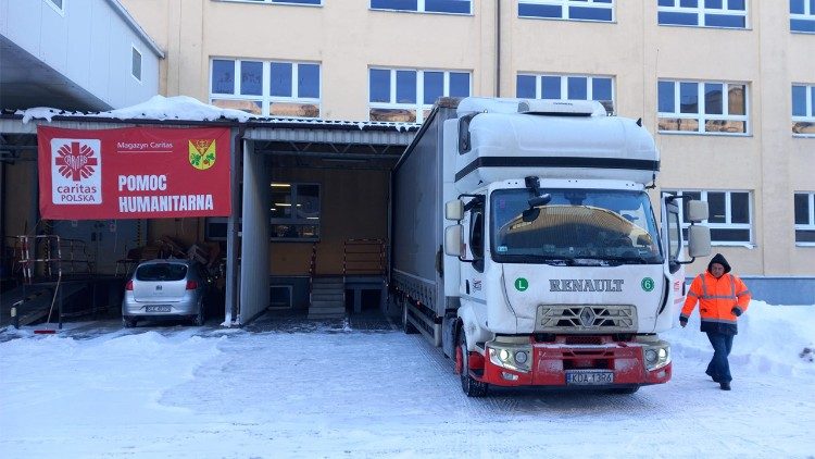 Um dos caminhões para levar ajuda ao povo ucraniano