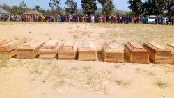 Il funerale dei cristiani uccisi a Kafanchan, in NigeriaIl funerale dei cristiani uccisi a Kafanchan, in Nigeria 