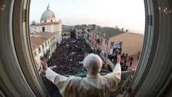 The late Pope Emeritus Benedict XVI greets the faithful in Castel Gandolfo