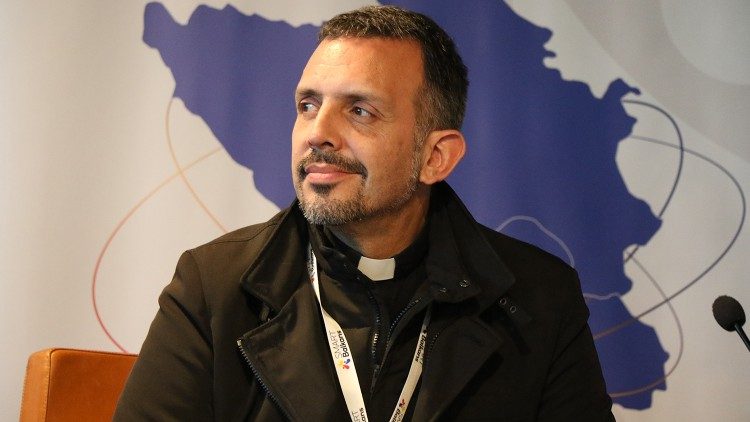 Father Felipe Herrera-Espaliat, Vatican News editorial coordinator 
