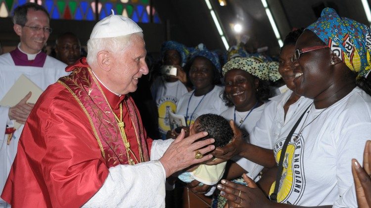 Benoît XVI en voyage apostolique en Angola