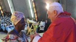 Aus unserem Bildarchiv: Benedikt XVI. während seiner Angola-Reise vom 17. bis 23. März 2009