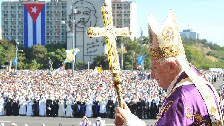 Benedicto XVI preside la Santa Misa en La Habana, durante el viaje apostólico a Cuba en  marzo de 2012