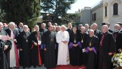 Bento XVI no Patriarcado Armênio Católico durante a Viagem Apostólica ao Líbano, 15 settembre 2012 (Vatican Media)
