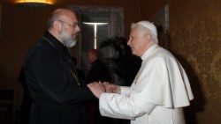 Bishop Kenneth Nowakowski meets with the late Benedict XVI on 22 September 2007