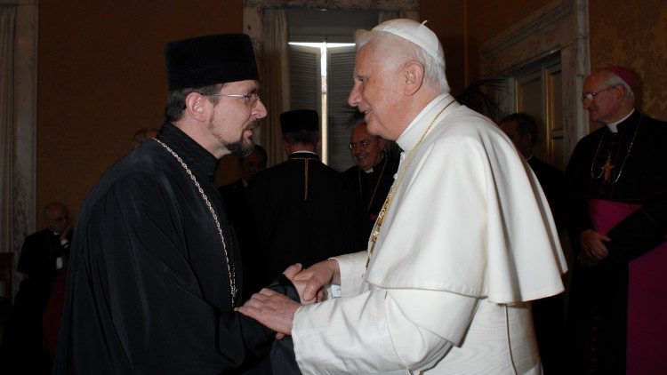 Владика Богдан Дзюрах на аудієнції з Папою Венедиктом XVI (22.09.2007) 