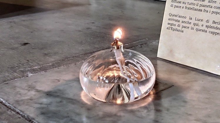 La luce di Betlemme quest'anno è stata portata anche nella basilica di Santa Maria in Ara Coeli
