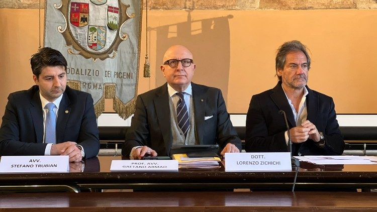 Gaetano Armao (al centro) alla conferenza stampa di presentazione della peregrinatio