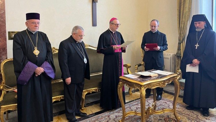 Cérémonie d'entrée en fonction de Mgr Claudio Gugerotti, à Rome, le 16 janvier 2023