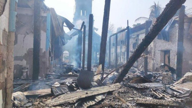 2023.01.18 Chiesa distrutta in Myanmar