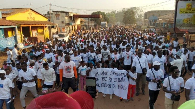 Marcha pela paz das diferentes  Confissões religiosas em Bafatá (Guiné-Bissau)